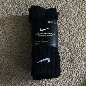 Black Nike Dri-Fit Crew Socks (3 Pack)
